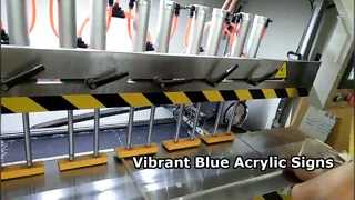 ورق های اکریلیک آبی برای نشانه های خیره کننده